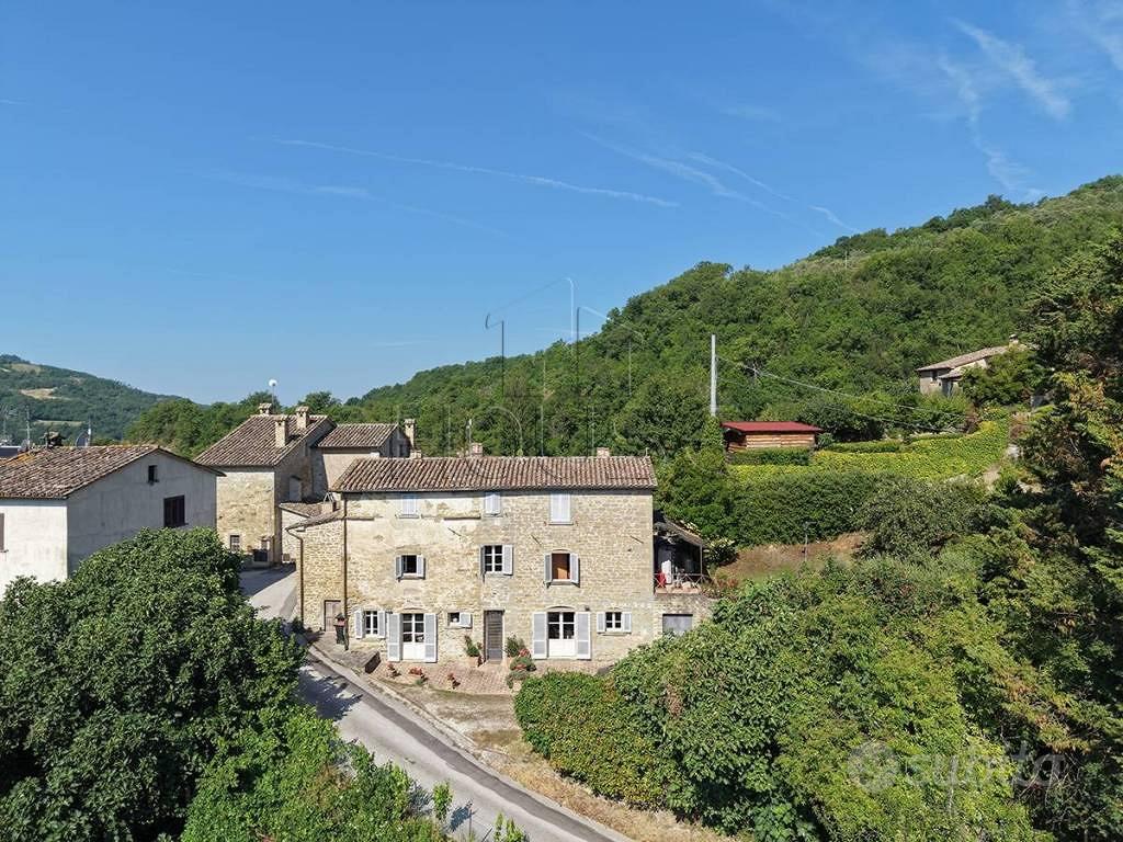 Rustico / Casale di 230 m² con 3 locali e posto au - Vista 2