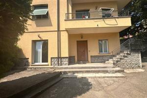 Appartamento di 100 m² con 3 locali e box auto a G