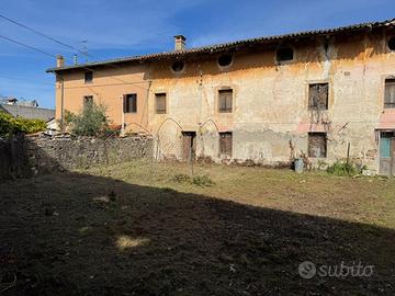 AMPIO RUSTICO CON GIARDINO