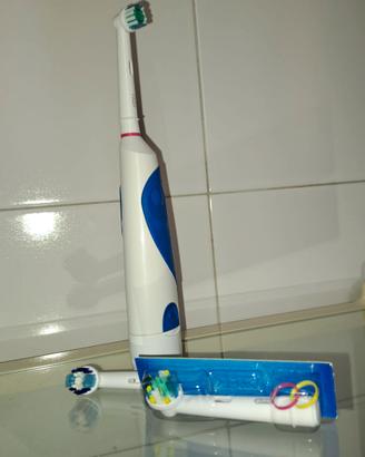 Spazzolino da denti rotante Braun Oral-b