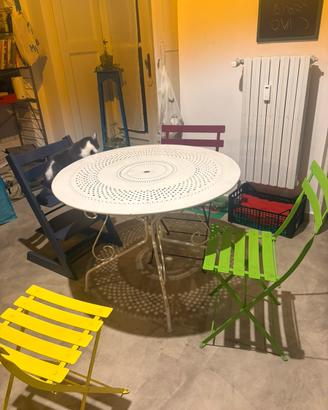 Tavolo in ferro battuto rotondo