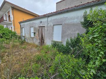 Agna:Casa singola con terreno di 3000 mq da ristru