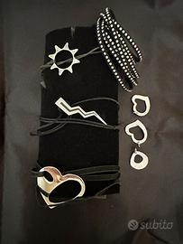 Set gioielli: 3 collane, 3 ciondoli e 1 bracciale