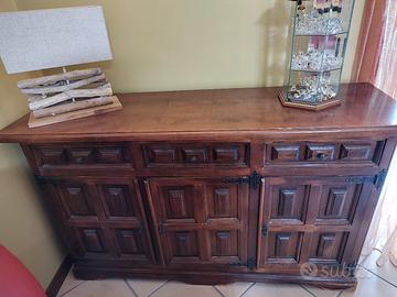 Credenza in stile inglese