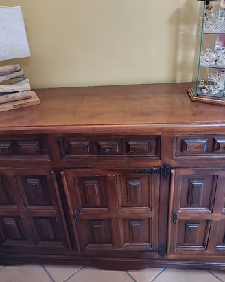 Credenza in stile inglese