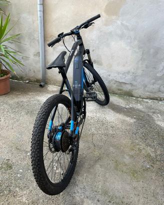 Bici elettrica Rockrider eST 500 