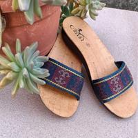 Ciabattine nuove con fascia ricamata