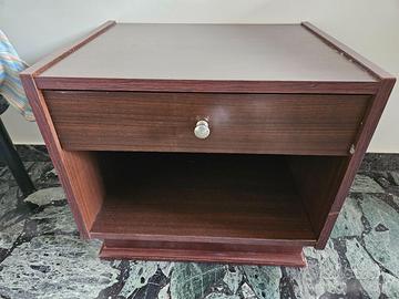 Comodino basso marrone €30