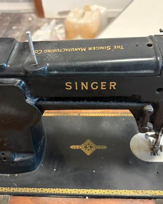 Macchina da cucire d'epoca Singer