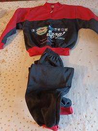 Due tute e una felpa