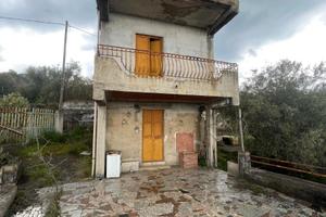 Villetta in periferia ad Adrano