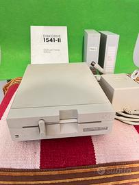 Disk Drive Commodore 1541-II + floppy vari