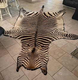 TAPPETO IN PELLE Di ZEBRA