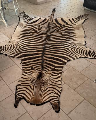 TAPPETO IN PELLE Di ZEBRA
