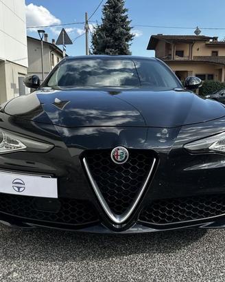 Alfa Romeo Giulia 2.2 Turbo AT8 180CV Super