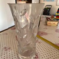Vaso in vetro lavorato