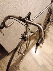 bici da corsa marcata Gimondi ha molti anni 