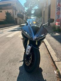 Yamaha r1