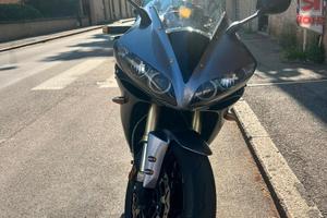 Yamaha r1