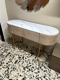 INGRESSO IN VELLUTO BEIGE E TOP EFFETTO MARMO
