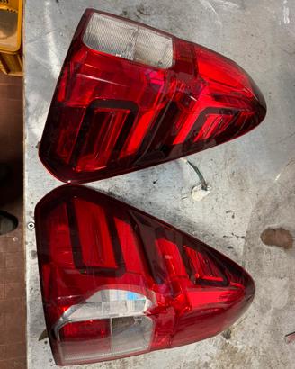 Coppia fari hilux con canlaggio