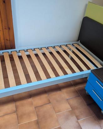 Letto e comodino