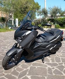Yamaha X-MAX 300
