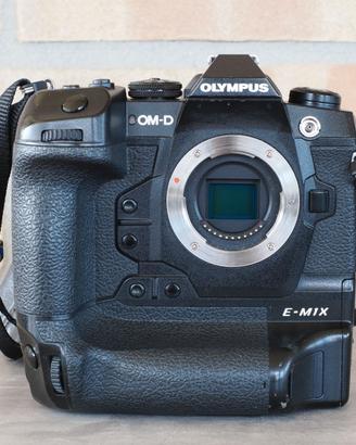 Olympus OM-D E-M1X