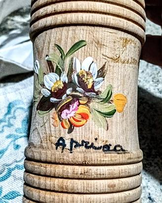 VASETTO DI LEGNO INTARSIATO E DIPINTO A MANO 