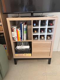 Mobile Ikea Kallax con base e accessori