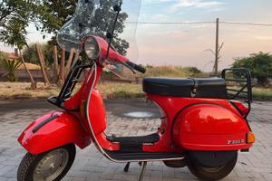 Vespa P200E