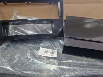 Mascherina per autoradio