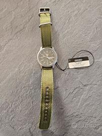 Seiko 5 men' s Automatic SNK805K2
