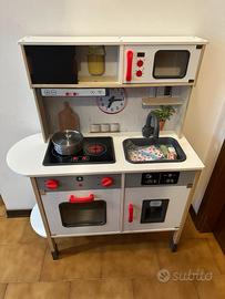 Giochi bimbi,  cucina e lavagna