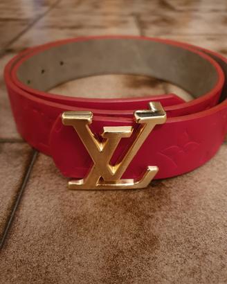 cinture Louis Vuitton rosse con e senza scacchi 