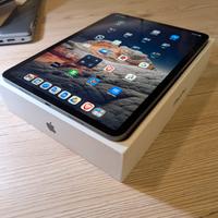 iPad Pro M1  + Logitech keyboard + penna