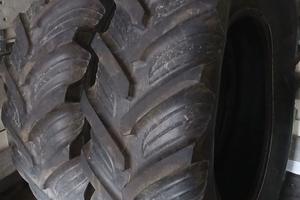 Gomme Taurus 18.4 R38, BKT 13.6-28 e Pirelli R30