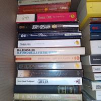 Lotto di 80 libri di narrativa misti in blocco