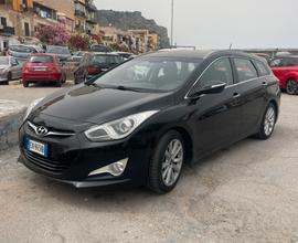 Station wagon Hyundai i40