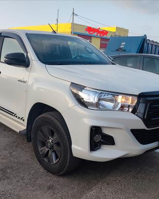 hilux lounge 2.4 