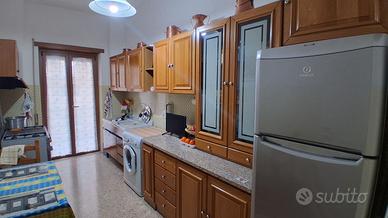 Cucina completa di elettrodomestici