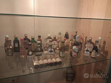 Collezione n. 30 mini bottiglie liquori ed alcolic