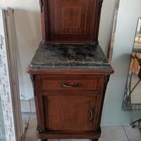 comodino antico