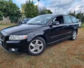 Volvo V50 D2 R-design