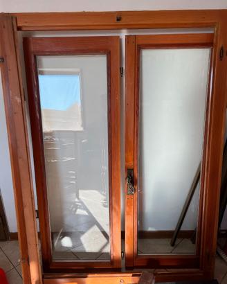 Finestra in legno Douglas