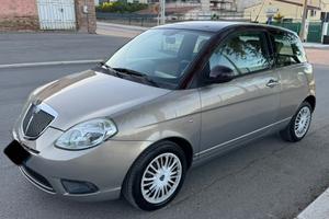 Lancia Ypsilon 1.3 MJT 75 CV Unyca
