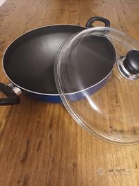 Padella wok con coperchio
