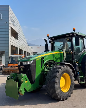 TRATTORE JOHN DEERE 8370R