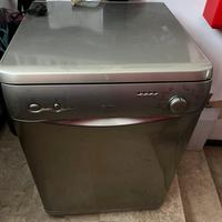 Lavastoviglie Ariston