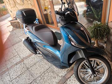 Piaggio Beverly 300 - 2024